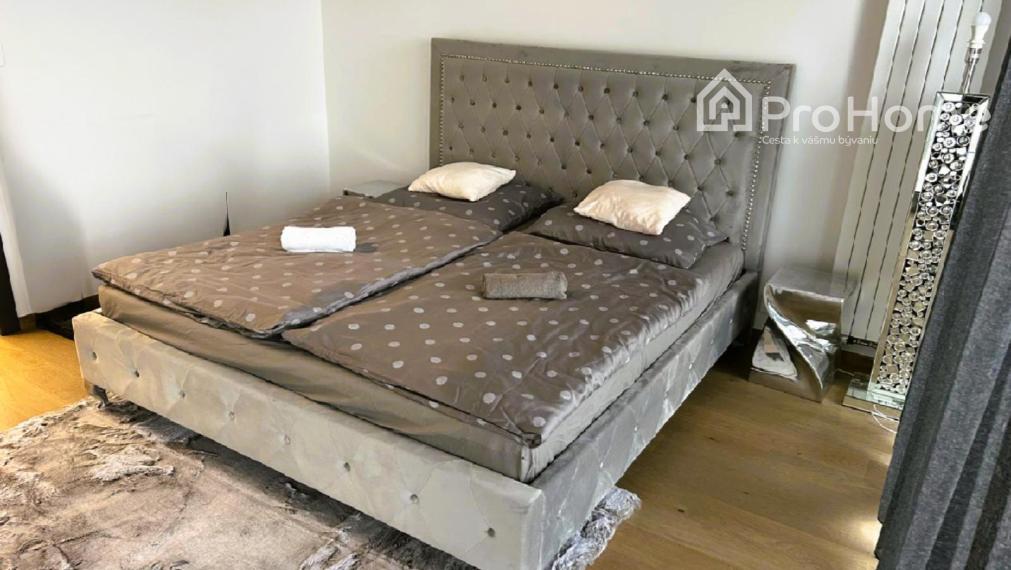 EUROVEA TOWER | 2-izbový byt, 32. poschodie, parkovanie