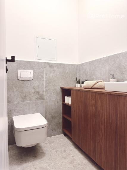 Nadštandardný zrekonštruovaný 2-izbový byt s možnosťou úpravy na 3-izbový