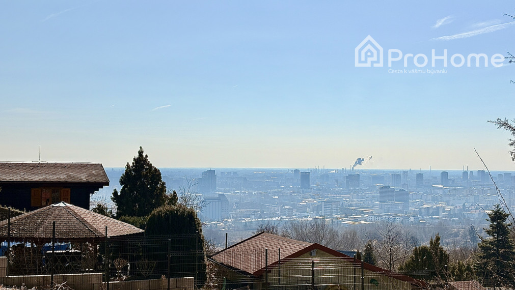 🌳 Stavebné pozemky na hranici lesa – Vinohrady
