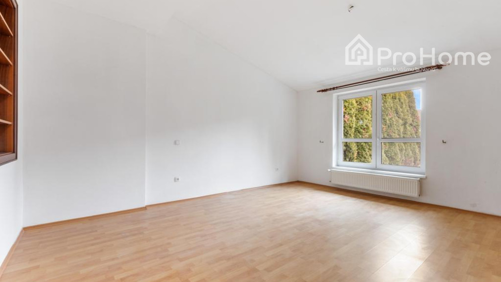 Dom s príbehom – 5-izbový rodinný dom s veľkou záhradou