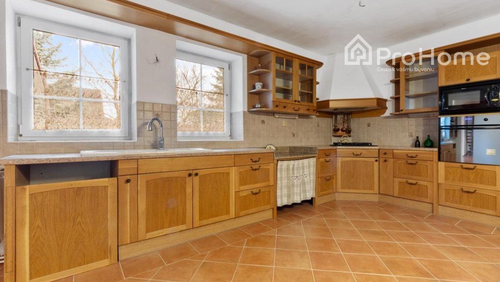 Dom s príbehom – 5-izbový rodinný dom s veľkou záhradou