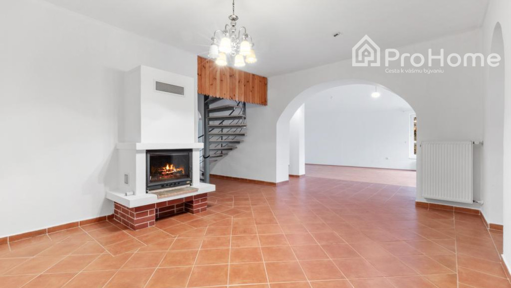 Dom s príbehom – 5-izbový rodinný dom s veľkou záhradou