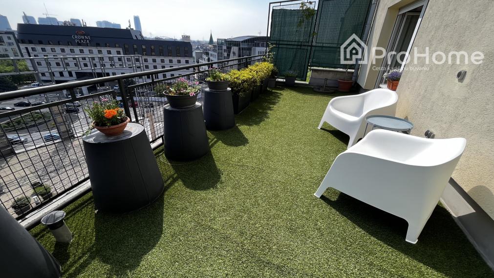 Strešný staromestský byt s terasou, na Panenskej ulici