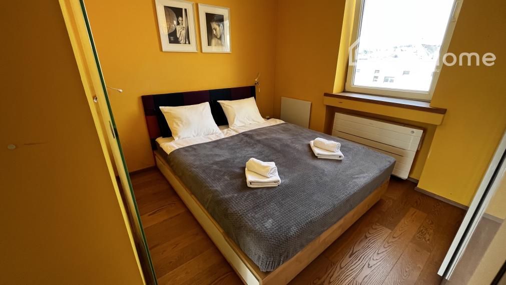 Strešný staromestský byt s terasou, na Panenskej ulici