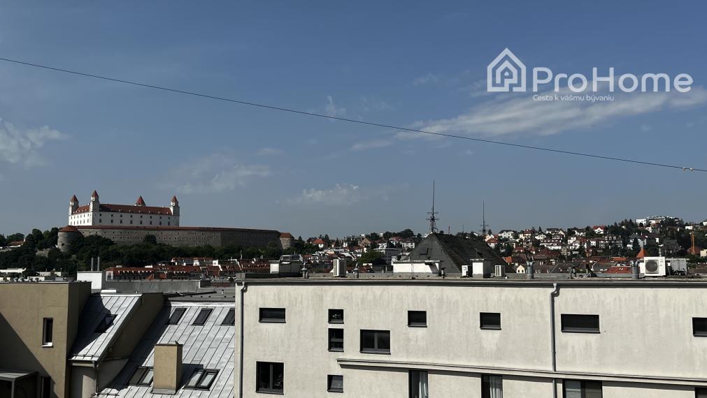 Strešný staromestský byt s terasou, na Panenskej ulici