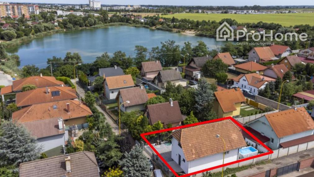 Dom pri jazere, kde sa každý deň cítite ako na dovolenke