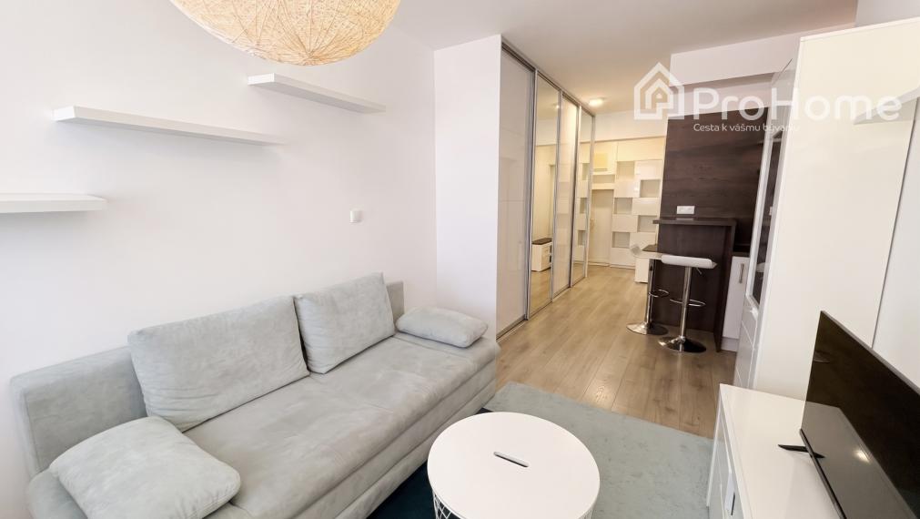 🏠 Štýlový, zariadený 1,5 izbový byt v projekte MAMA-PAPA