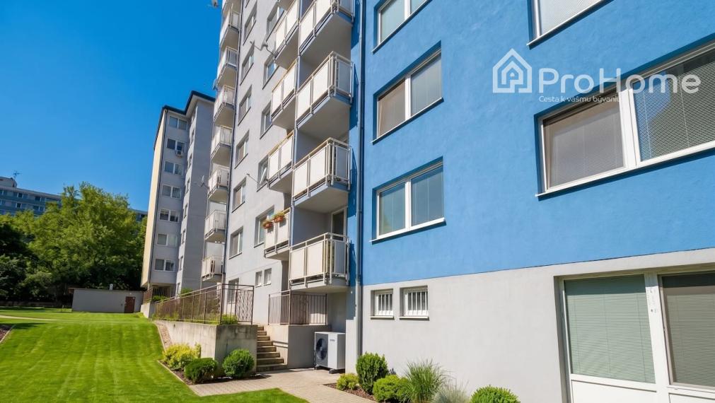 Priestranný 3i byt s terasou, loggiou a parkovaním – Agátová
