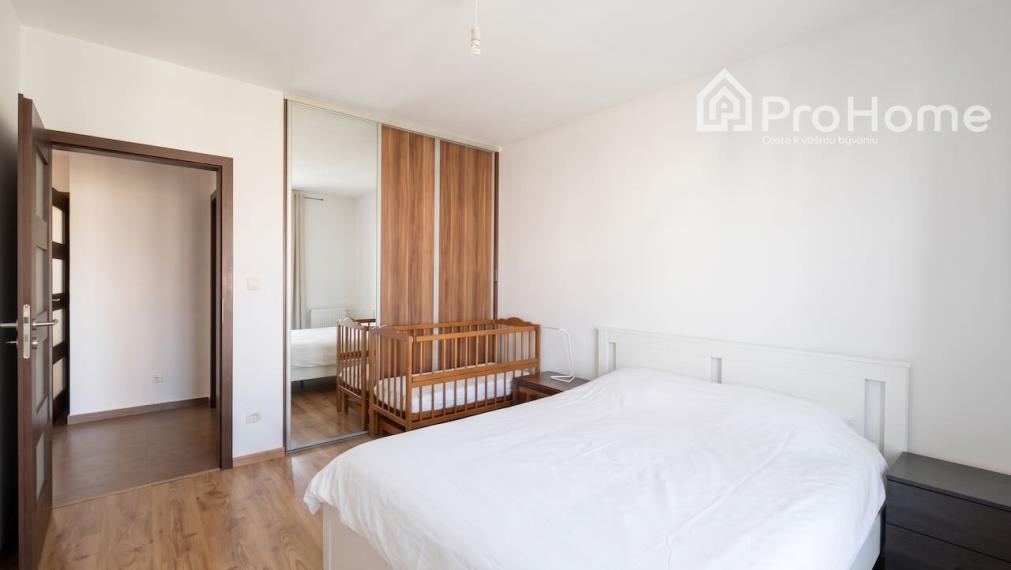 Priestranný 3i byt s terasou, loggiou a parkovaním – Agátová