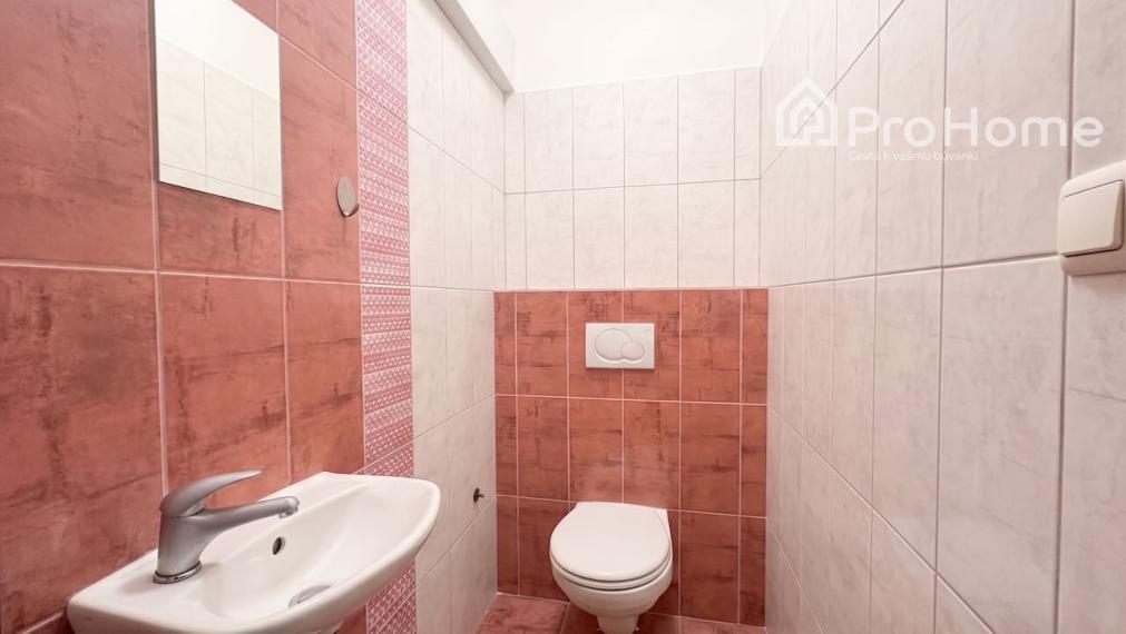 Priestranný 3i byt s terasou, loggiou a parkovaním – Agátová