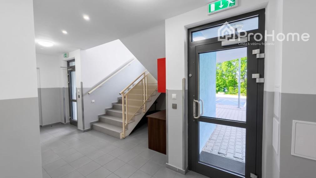 Priestranný 3i byt s terasou, loggiou a parkovaním – Agátová