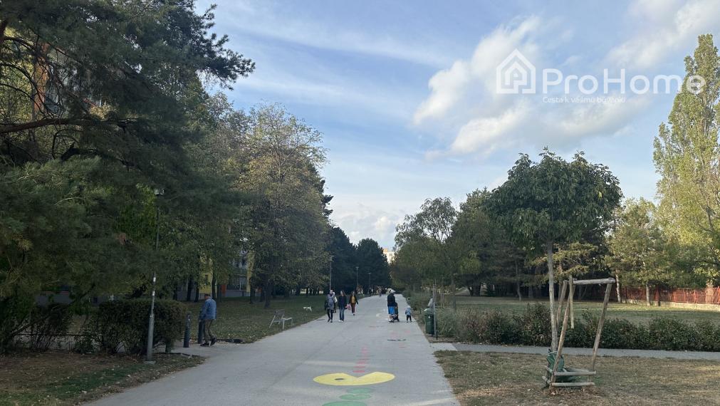 3,5-izbový byt v obľúbenej časti Ružinova pri parku Ostredky