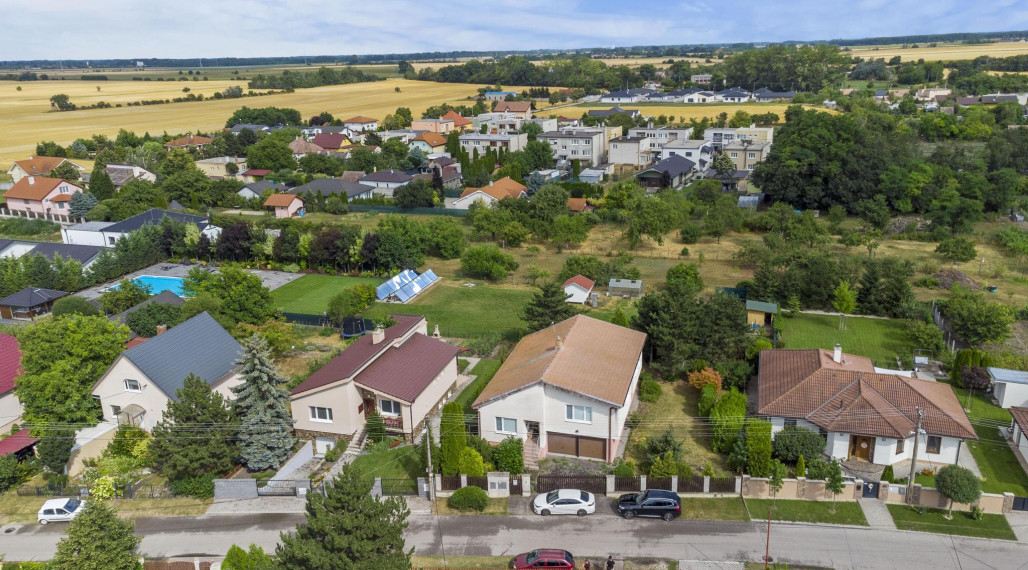 Priestranný a vzdušný rodinný dom vo Veľkej Pake