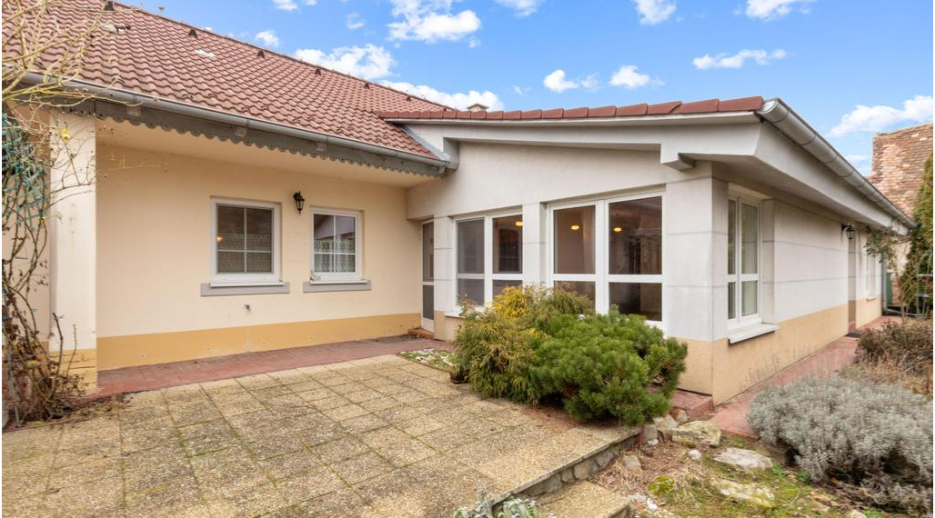 Dom s príbehom – 5-izbový rodinný dom s veľkou záhradou