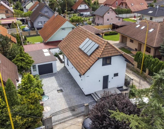 Zariadený dom pri jazere, bývanie každý deň ako na dovolenke